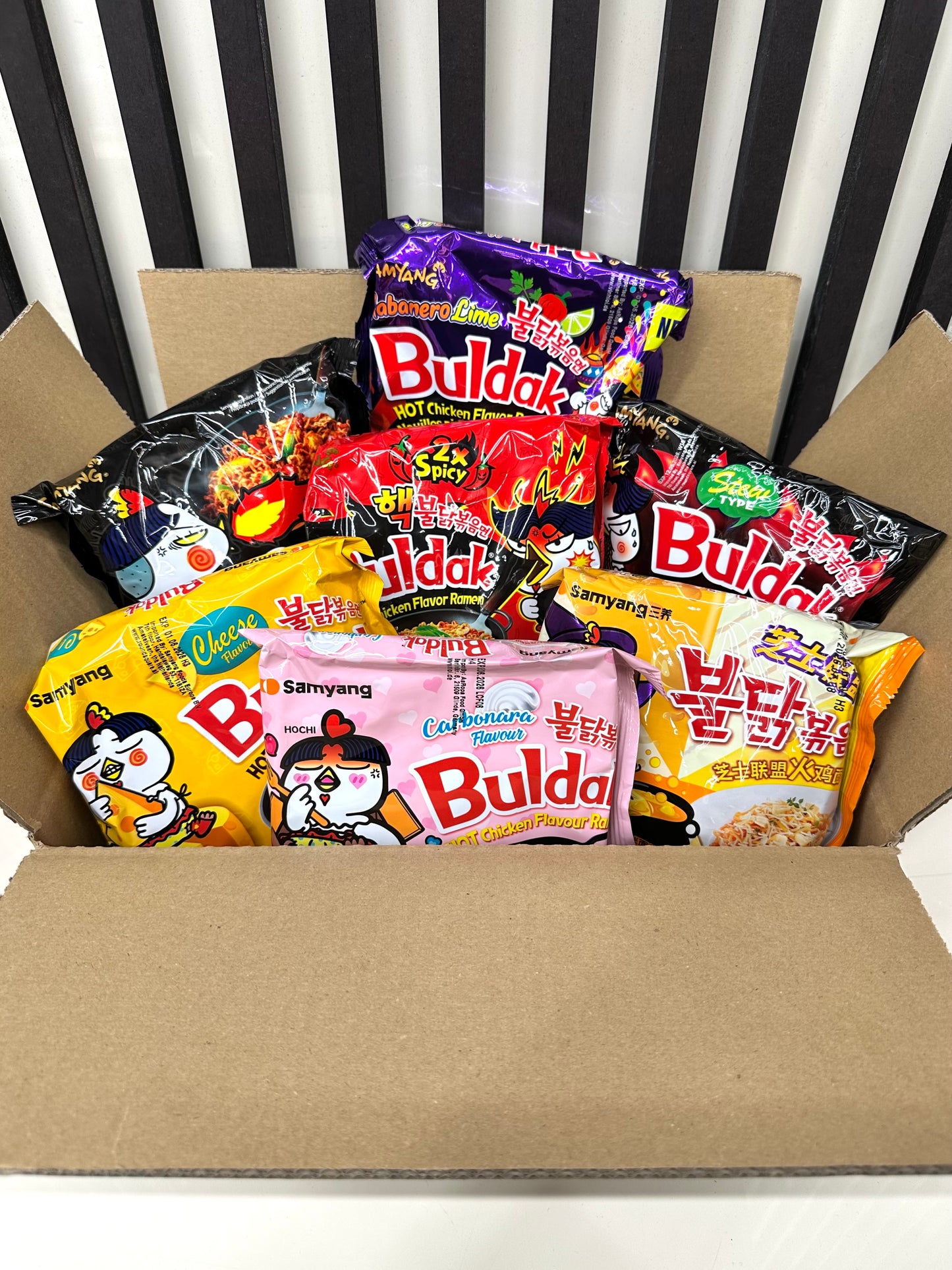 Buldak box (7gusti) + 1 mogumogu OMAGGIO