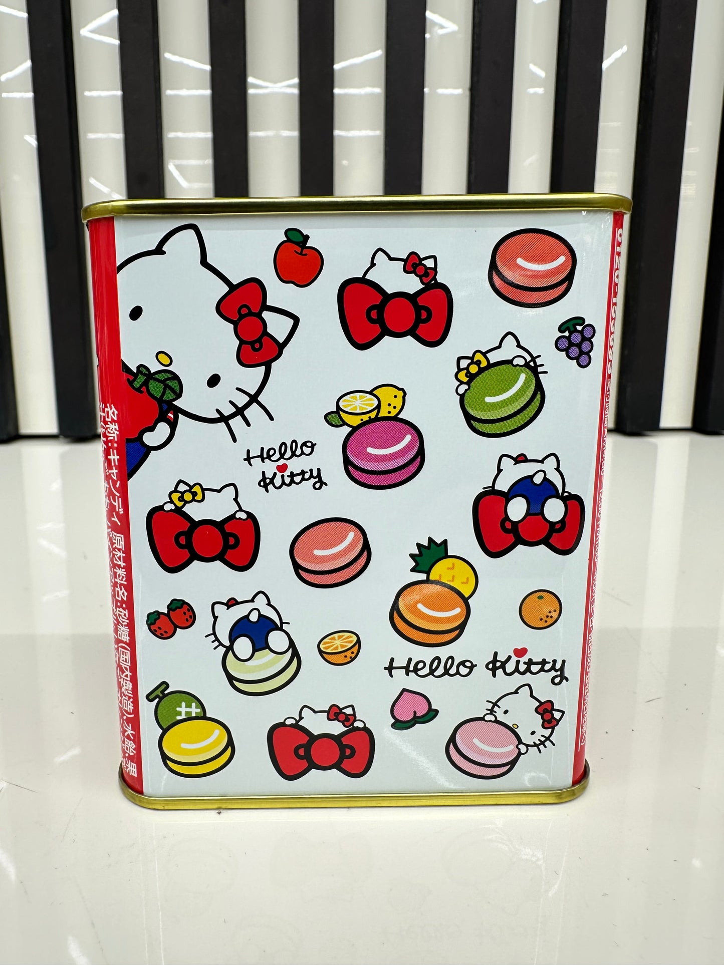 Hello kitty caramelle alla frutta in latta